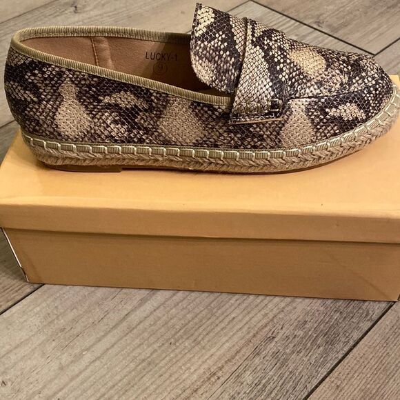 Size 7.5 Womens AMS Snake Loafers - Picture 1 of 4